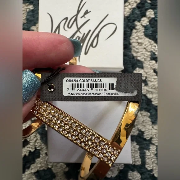 NWT! Vince Camuto Gold and Crystal Accented Cuff style bracelet - Picture 4 of 4